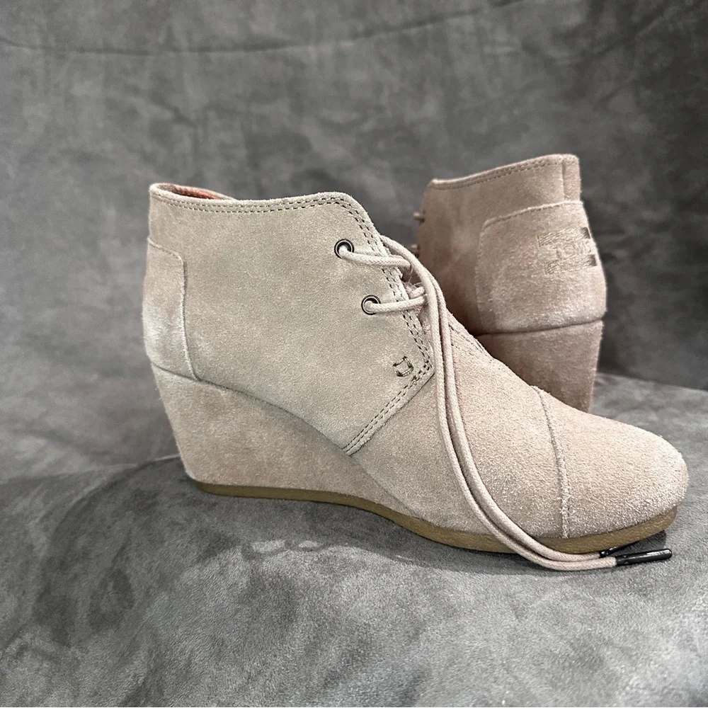 Toms desert wedge